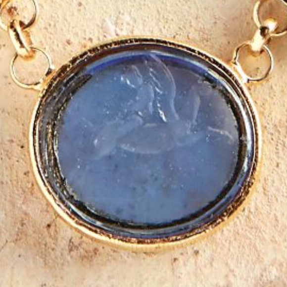 Italian Intaglio Glass Necklace - Picture 3 of 6